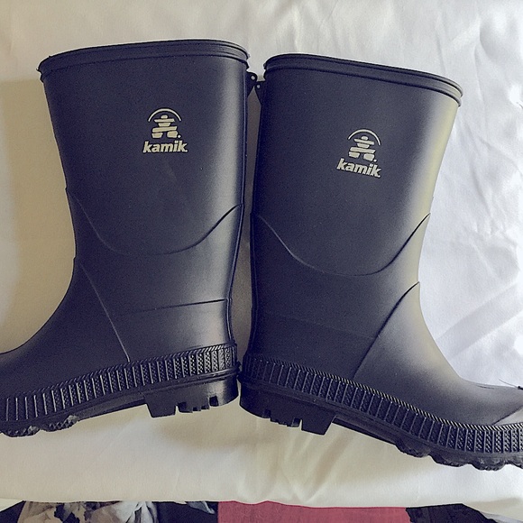 Kamik Black 💧Rain boots ☔️child 13 NWOT - Picture 3 of 10